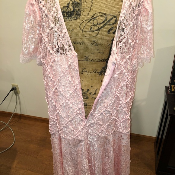 🌸 Sparkly Soft Pink Dress 🌸 - Picture 6 of 8